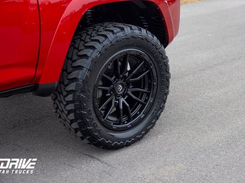 Used 2022 Toyota 4Runner SR5 Premium image 9