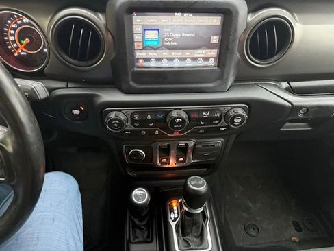 Used 2023 Jeep Wrangler Willys image 10