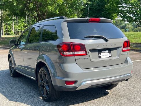 Used 2020 Dodge Journey Crossroad FWD image 3