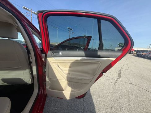 Used 2010 Volkswagen Jetta Limited Edition image 11