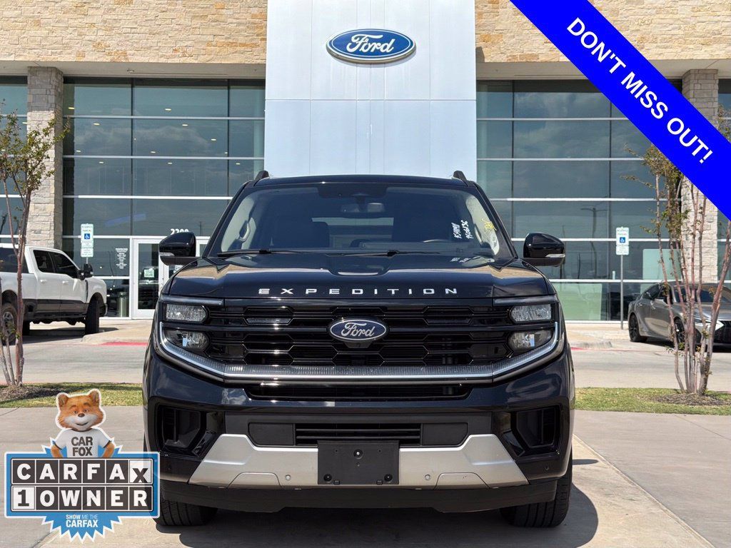 Used 2025 Ford Expedition Max Platinum AWD/4WD image 2