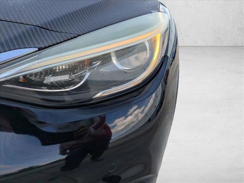 Used 2017 INFINITI QX30 Premium w/ Navigation Package image 9