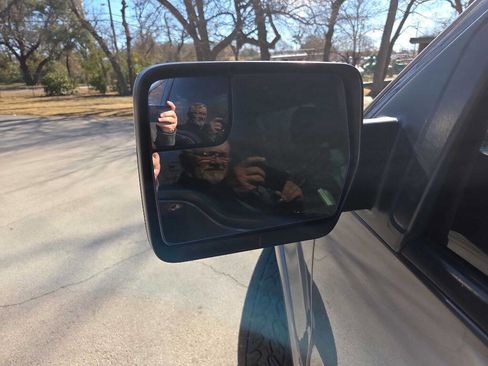 Used 2014 Ford F150 Platinum image 17