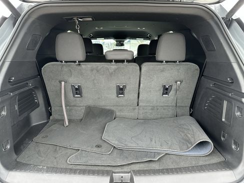 Used 2024 Chevrolet Traverse LS image 19
