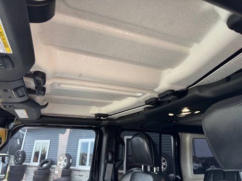 Used 2021 Jeep Wrangler Unlimited Sahara AWD/4WD image 18