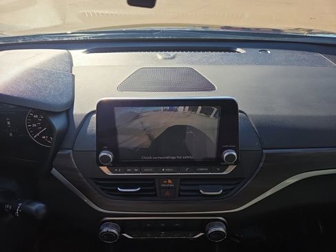 Used 2024 Nissan Altima 2.5 SV image 21