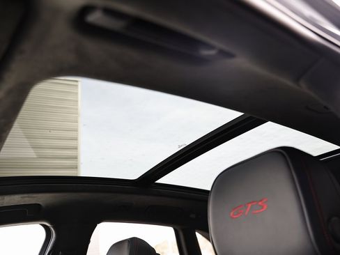 New 2026 Porsche Macan GTS image 17