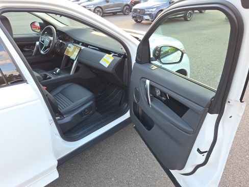 New 2025 Land Rover Discovery Sport S image 19