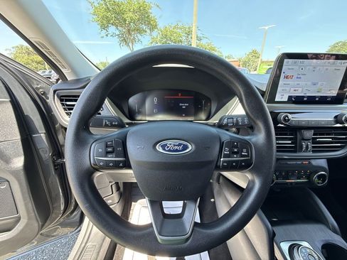 Used 2025 Ford Escape Active AWD/4WD image 16