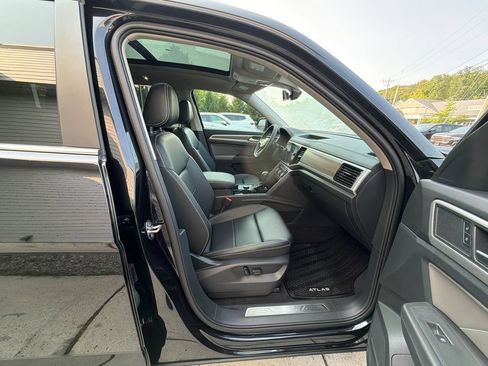 Used 2023 Volkswagen Atlas SEL AWD/4WD image 47