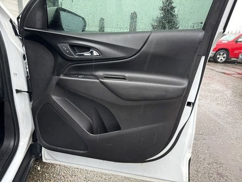 Used 2019 Chevrolet Equinox LT image 11
