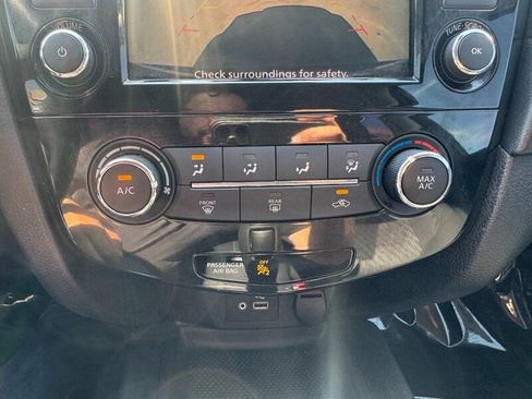 Used 2020 Nissan Rogue S FWD image 47