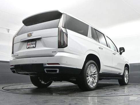 Used 2025 Cadillac Escalade Premium Luxury w/ LPO, Floor Liner Package image 46