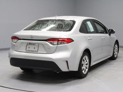 Used 2024 Toyota Corolla LE FWD image 11
