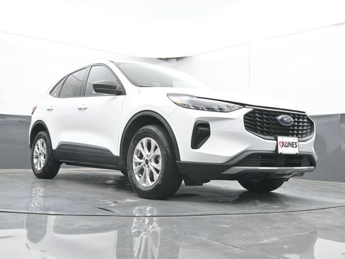 Used 2025 Ford Escape Active AWD/4WD image 46