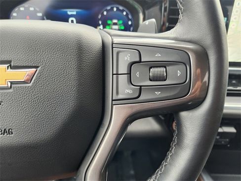 Used 2025 Chevrolet Silverado 1500 High Country w/ High Country Premium Package AWD/4WD image 31