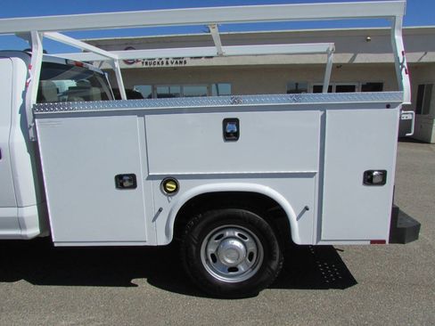 Used 2022 Ford F250 XL w/ Power Equipment Group RWD image 13