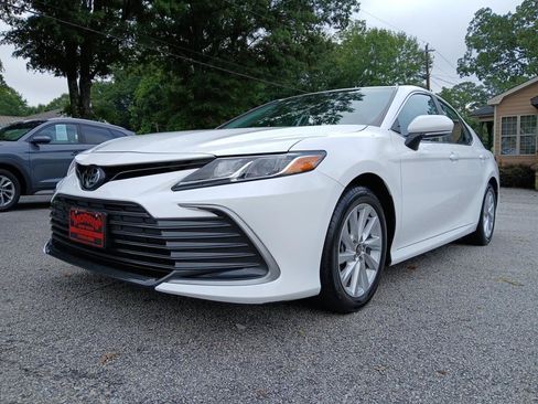 Used 2024 Toyota Camry LE w/ Convenience Package FWD image 2