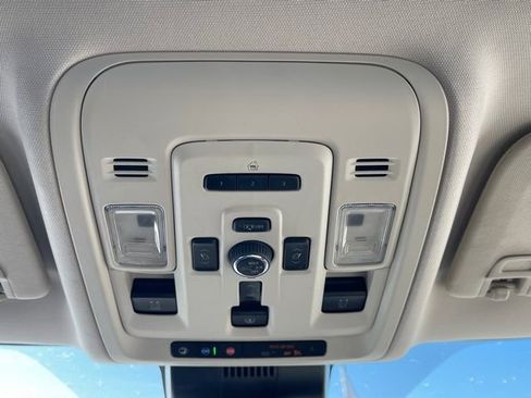 Used 2023 GMC Yukon XL Denali image 29