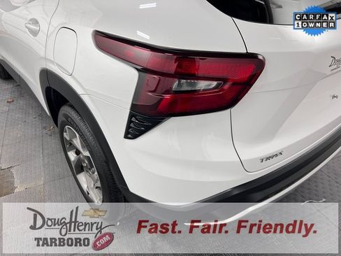 Used 2025 Chevrolet Trax LT w/ LT Convenience Package image 13