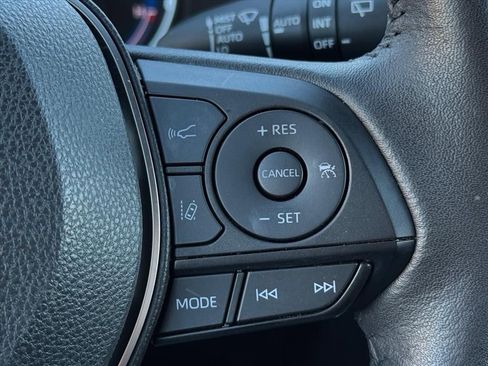 Used 2024 Toyota RAV4 SE image 18