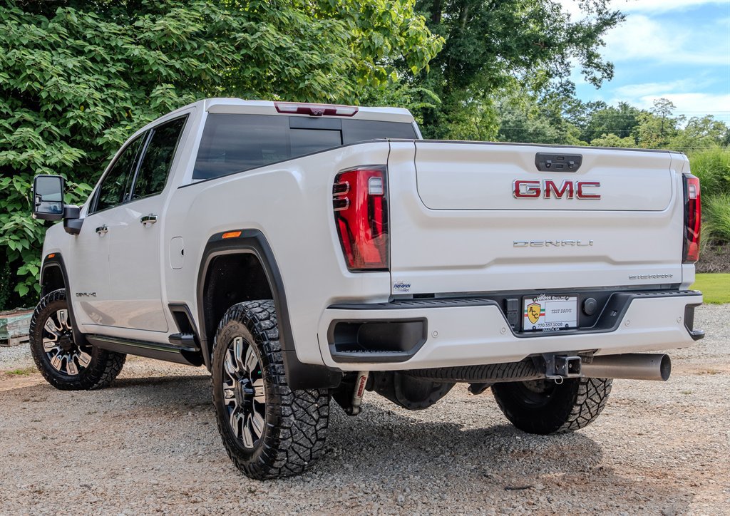 Used 2024 GMC Sierra 2500 Denali w/ Denali Reserve Package AWD/4WD image 3