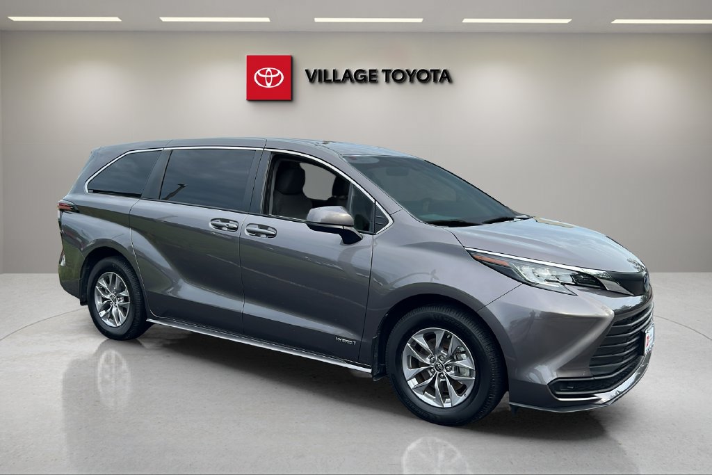 Certified 2021 Toyota Sienna LE FWD image 7