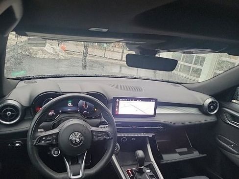 Used 2024 Alfa Romeo Tonale Veloce w/ Active Assist Package image 7