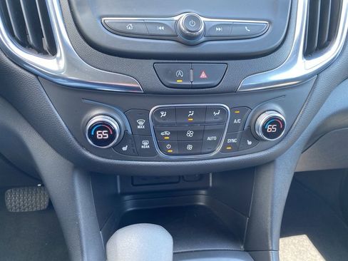 Certified 2022 Chevrolet Equinox LT AWD/4WD image 17