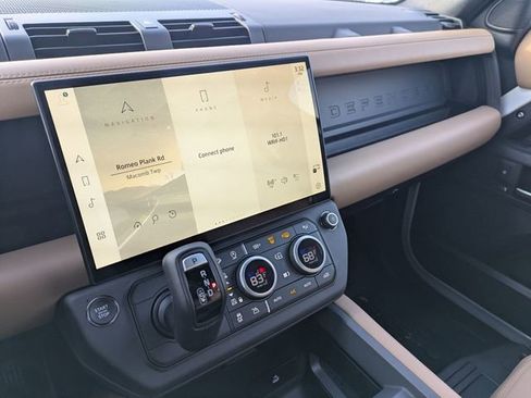 New 2026 Land Rover Defender 110 X-Dynamic SE image 11