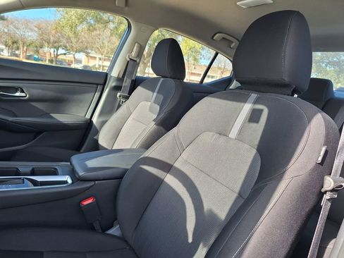 Certified 2025 Nissan Sentra SV image 10