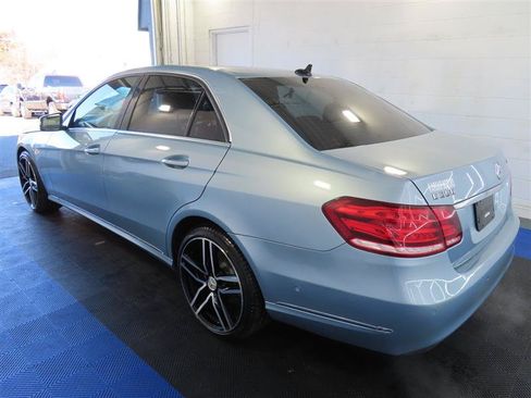 Used 2016 Mercedes-Benz E 350 4MATIC Sedan w/ Premium Package image 10