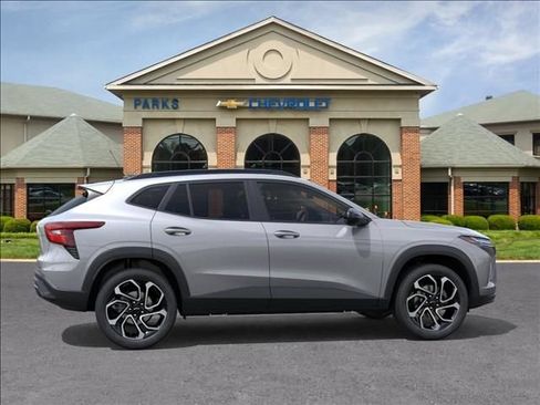 New 2026 Chevrolet Trax RS w/ Sunroof Package FWD image 6