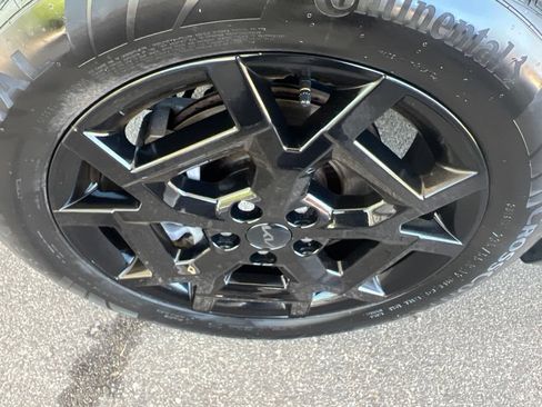 Certified 2025 Kia Carnival SX w/ SX Dark Edition Package FWD image 44
