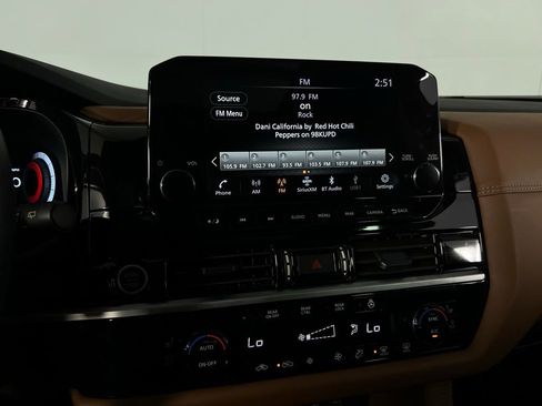 Used 2024 Nissan Pathfinder Platinum w/ Cargo Package image 17