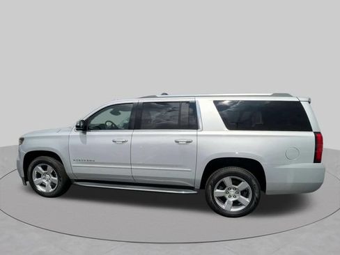Used 2018 Chevrolet Suburban Premier AWD/4WD image 5