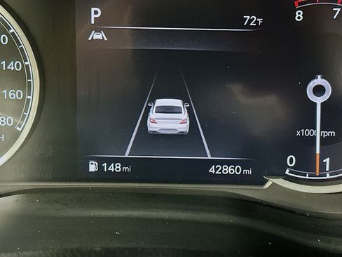 Used 2023 Genesis G70 2.0T image 18