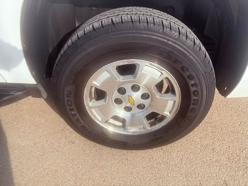 Used 2013 Chevrolet Suburban LS RWD image 11