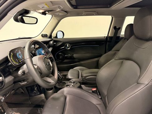 Certified 2024 MINI Cooper SE image 11