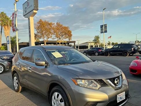 Used 2015 Nissan Rogue S FWD image 3