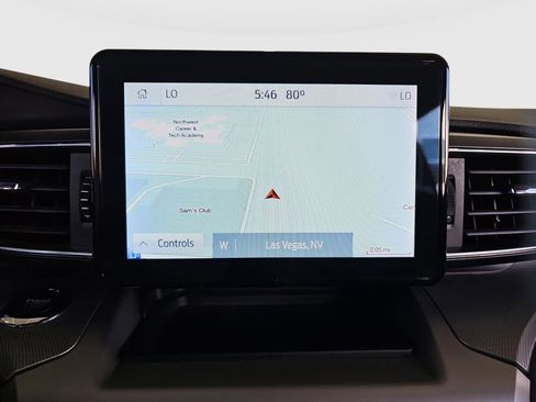 Used 2022 Ford Explorer XLT w/ Equipment Group 202A RWD image 13