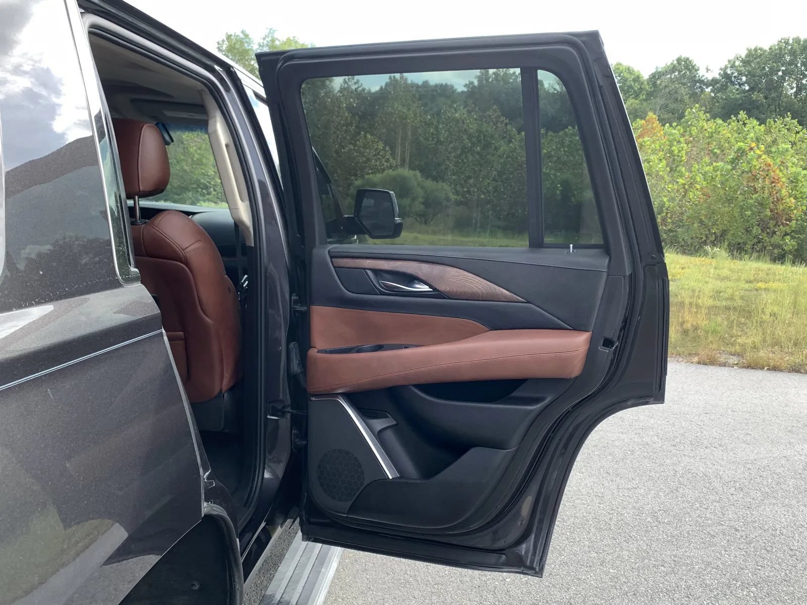 Used 2016 Cadillac Escalade Premium AWD/4WD image 31