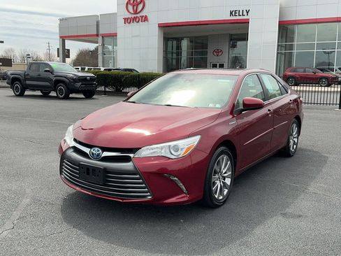 Used 2017 Toyota Camry XLE w/ Moonroof Package image 1