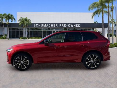 Certified 2024 Volvo XC60 B5 Plus AWD/4WD image 4