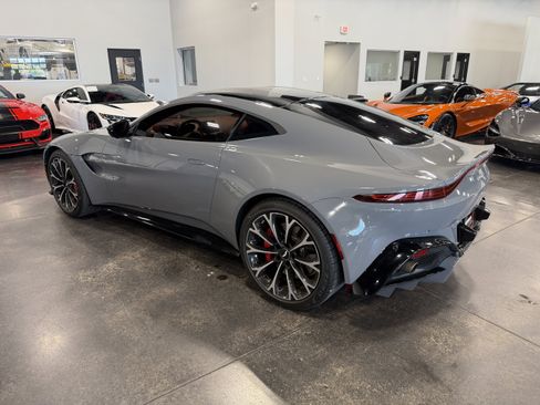 Used 2019 Aston Martin V8 Vantage Coupe RWD image 13
