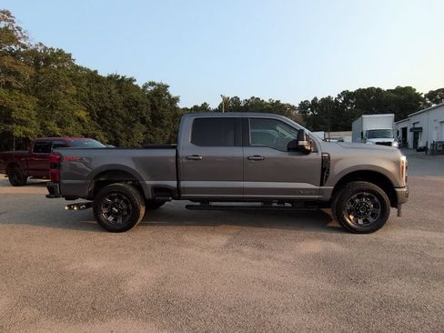 Used 2024 Ford F250 Lariat w/ Lariat Ultimate Package AWD/4WD image 3