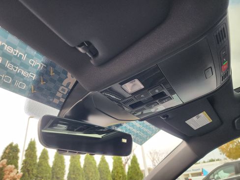 Used 2025 Volkswagen Jetta GLI Autobahn image 33