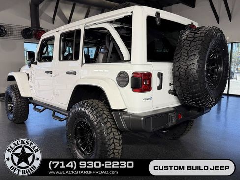 Used 2024 Jeep Wrangler Unlimited Sahara AWD/4WD image 5