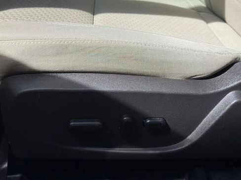 Used 2017 Ford Escape SE image 18