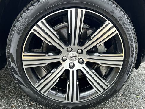 Certified 2024 Volvo XC90 B6 Ultimate w/ Protection Package Premier AWD/4WD image 13